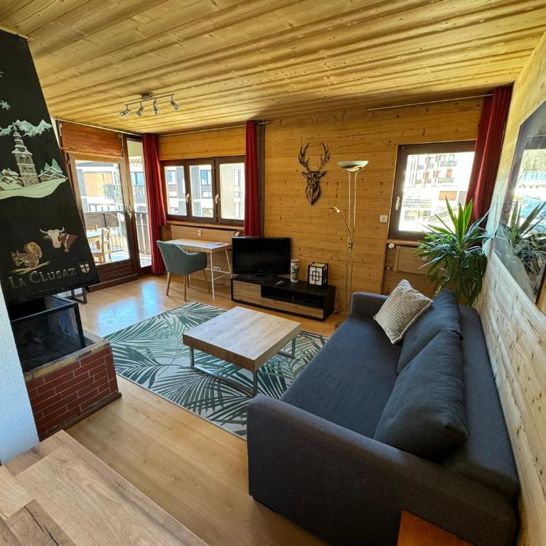 Appartement T2 ambiance chalet centre village proche des commerces et des pistes WIFI - Appartamento con 1 Camera da Letto - 1