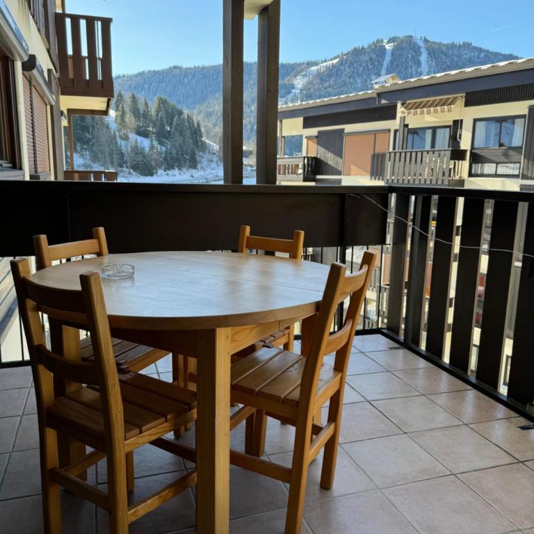 Appartement T2 ambiance chalet centre village proche des commerces et des pistes WIFI - Appartamento con 1 Camera da Letto - 11
