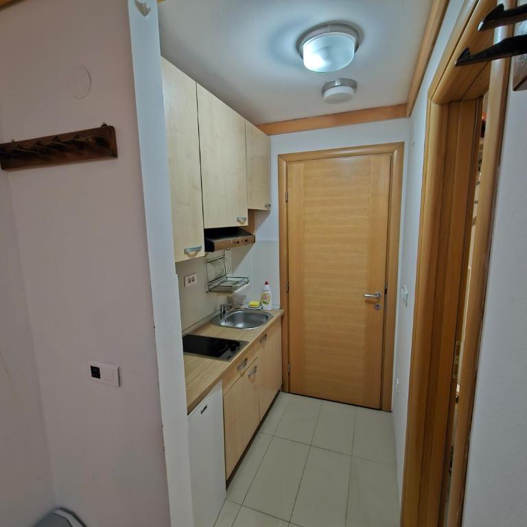 Apartments Rapid - Apartment with Mountain View - 4