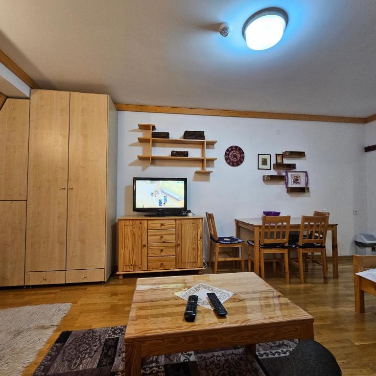 Apartments Rapid - Apartment with Mountain View - 10