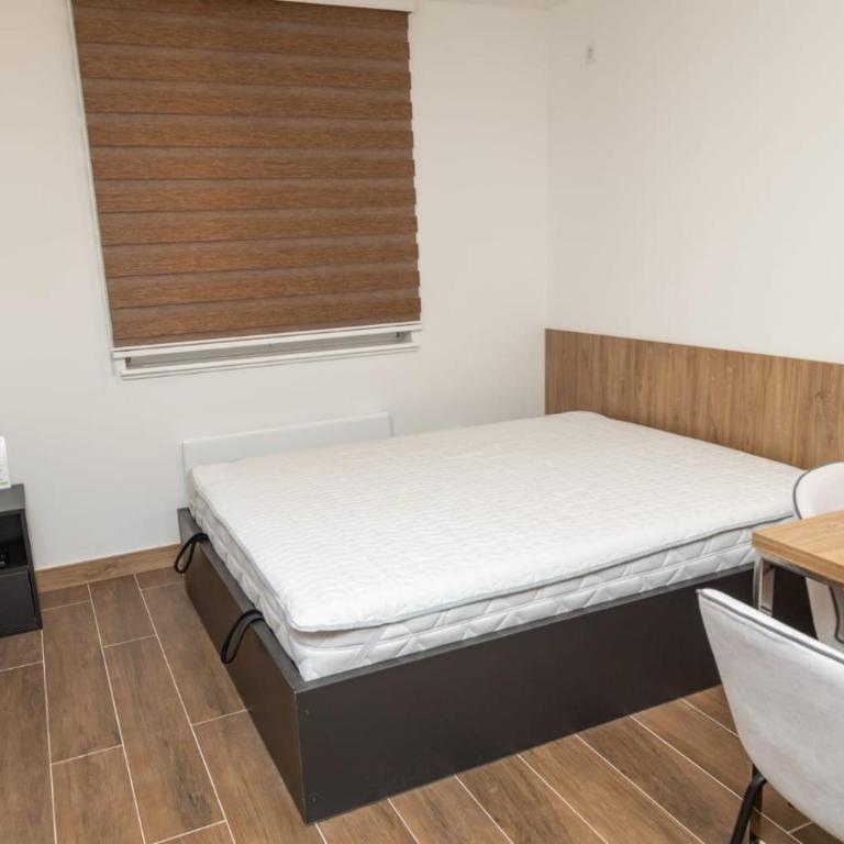 Hrast Apartman Šestosjed Trnovo - Apartman sa 2 Spavaće Sobe - 3