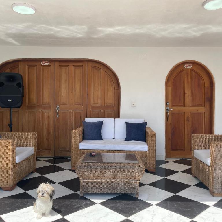 La torrecita - Three-Bedroom Home - 11