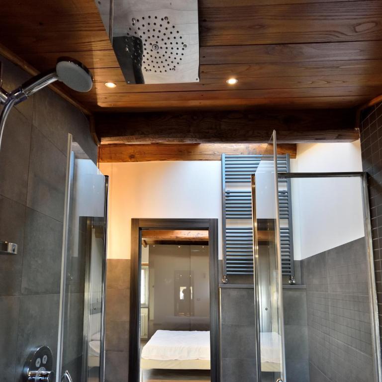 Epic Rooftop Terrace overlooking Civita valley - Two-Bedroom Apartment - 18
