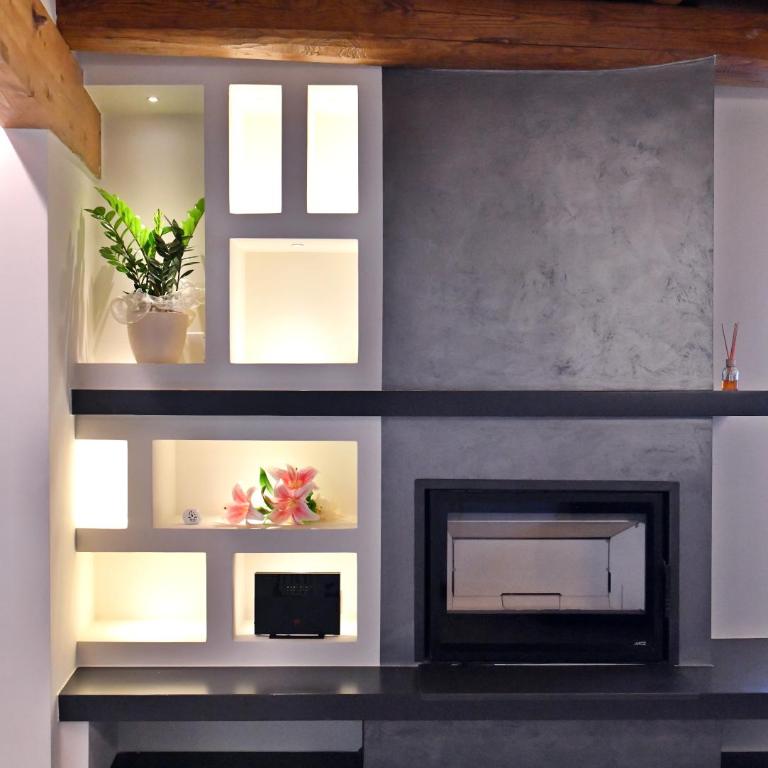 Epic Rooftop Terrace overlooking Civita valley - Two-Bedroom Apartment - 19