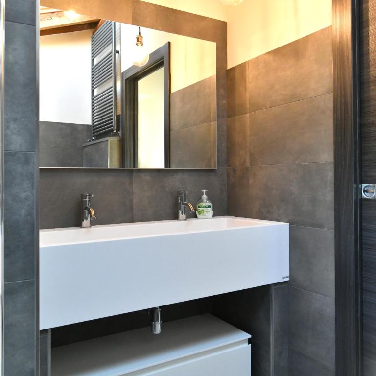 Epic Rooftop Terrace overlooking Civita valley - Two-Bedroom Apartment - 5