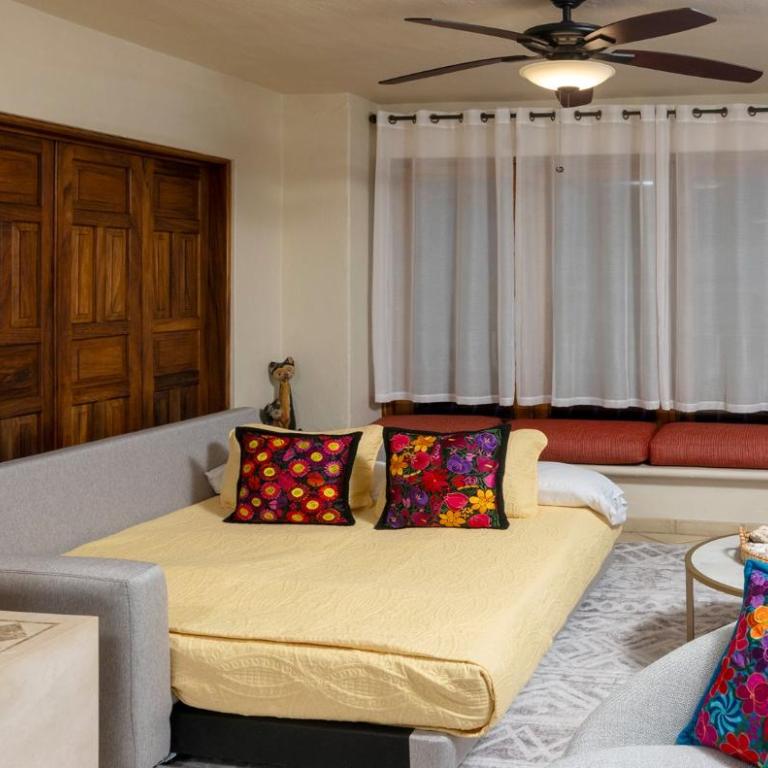 Ocean Front, 3 bedroom, 3 bathroom, Casa Natalia, Playa Esmeralda - Apartamento de 3 dormitorios - 10