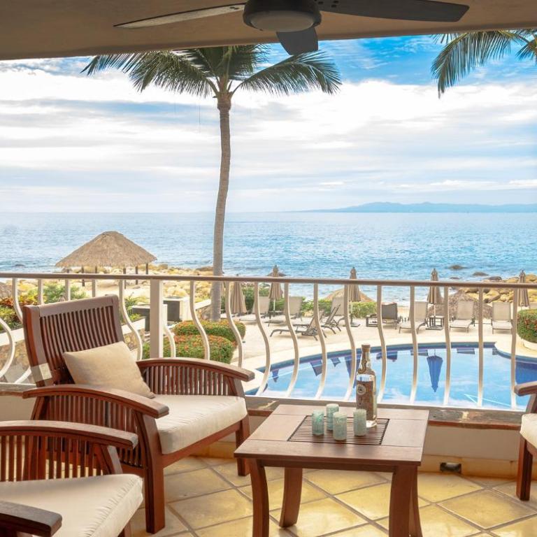 Ocean Front, 3 bedroom, 3 bathroom, Casa Natalia, Playa Esmeralda - Apartamento de 3 dormitorios - 8