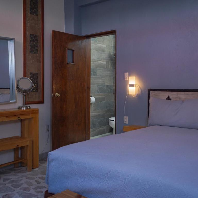Hotel Corazón de Plata Centro - Standard Queen Room - 1