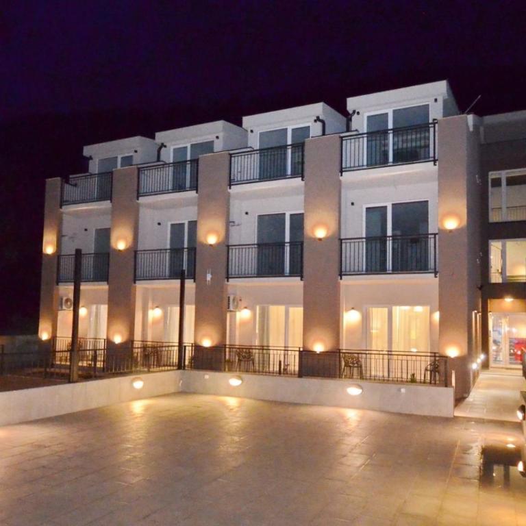 Residence Spa Apartments DUB - Studio with Pool View - 6