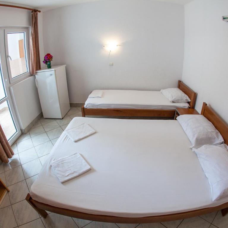 Guest House Violet - Trokrevetni Studio sa Balkonom - 8