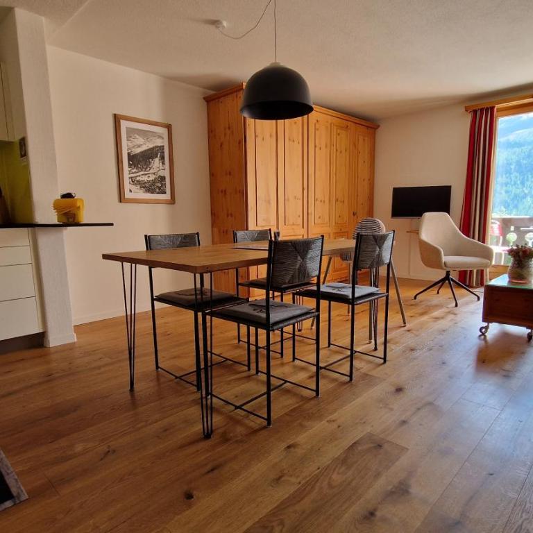 Chesa Bellaval, Haus Leivra 2 1 2-Zimmerwohnung - Apartment mit Blick auf die Berge - 1