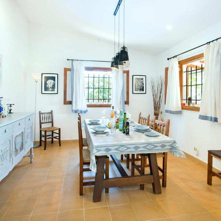 Owl Booking Villa Llenaire Petit - 3 Min Drive to the Beach - Villa with Garden View - 23