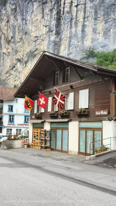 Chalet Maithili Lauterbrunnen -152-Year-Old Majestic Chalet - Chalet - 48