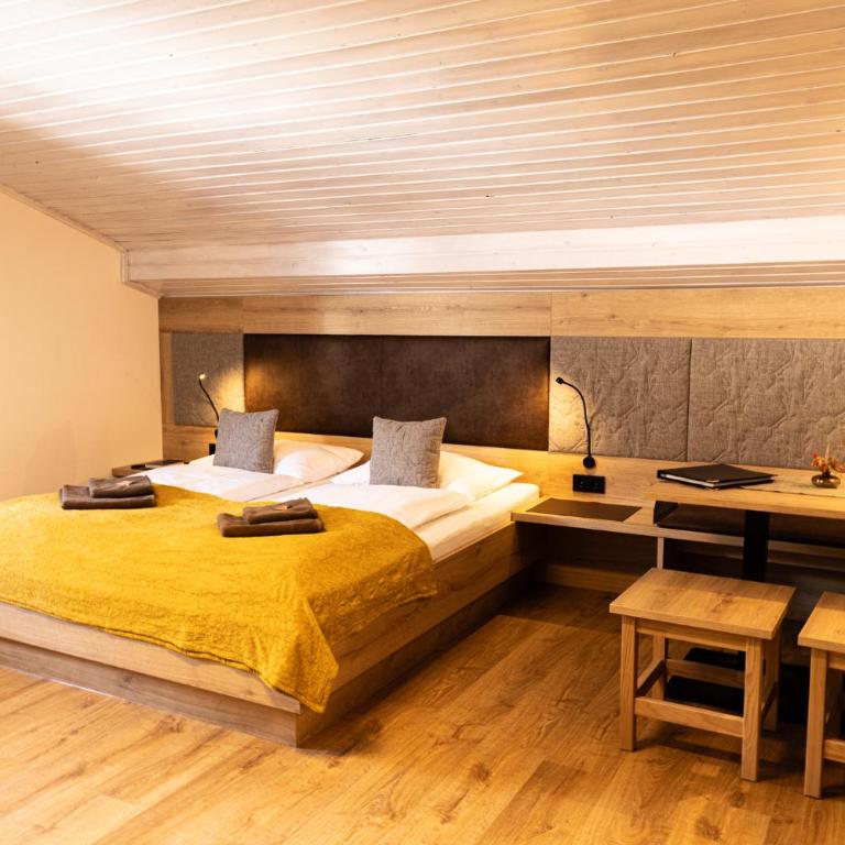 Pension Dachsteinhof - Familienzimmer - 1