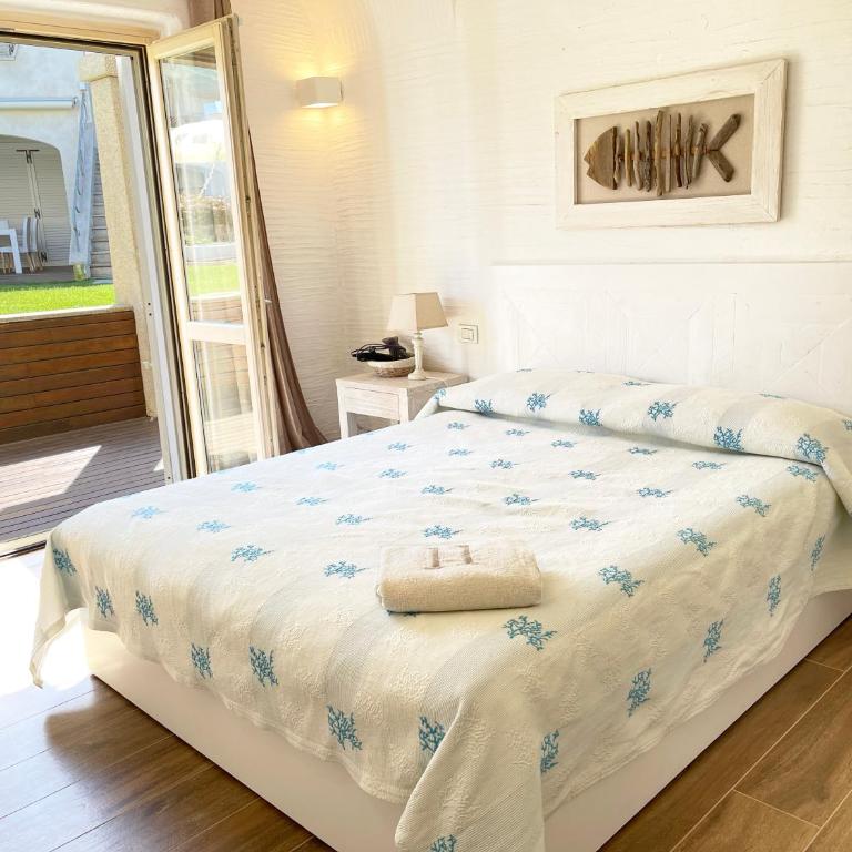LIKE at HOME n 11 Poolside Paradise Patio - Two-Bedroom House - 9