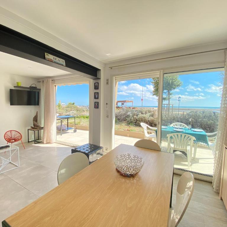 Appartement avec terrasse en front de mer LES ROMARINS - Appartement - Vue sur Mer - 1