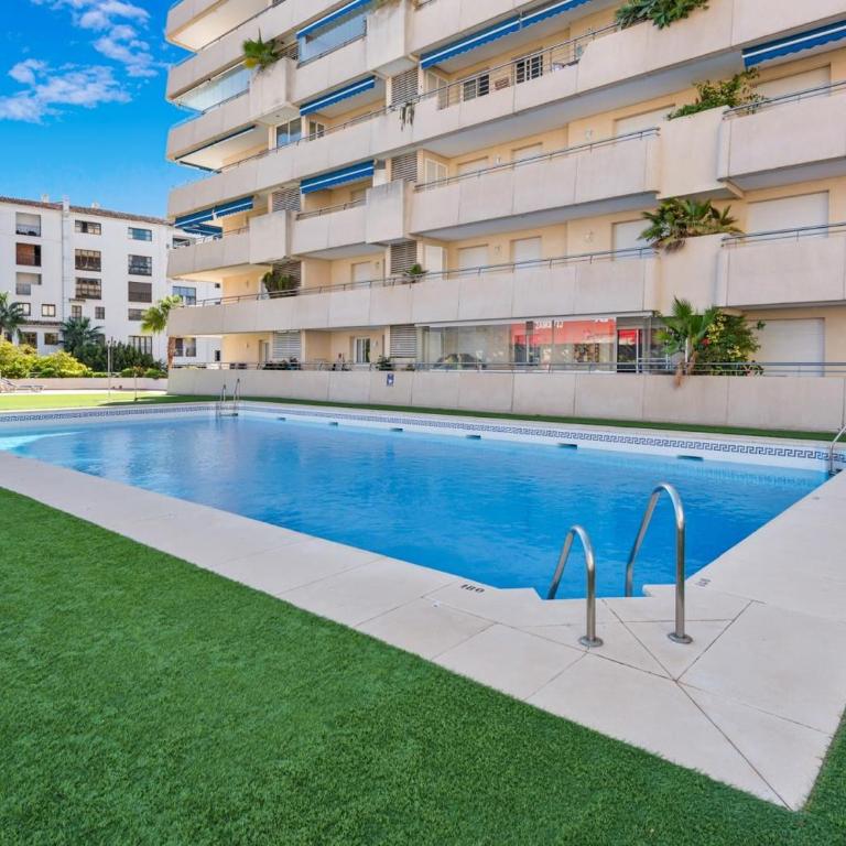 Vistas al mar en el centro de Puerto Banús 3 4H - Apartamento con vistas al mar - 40