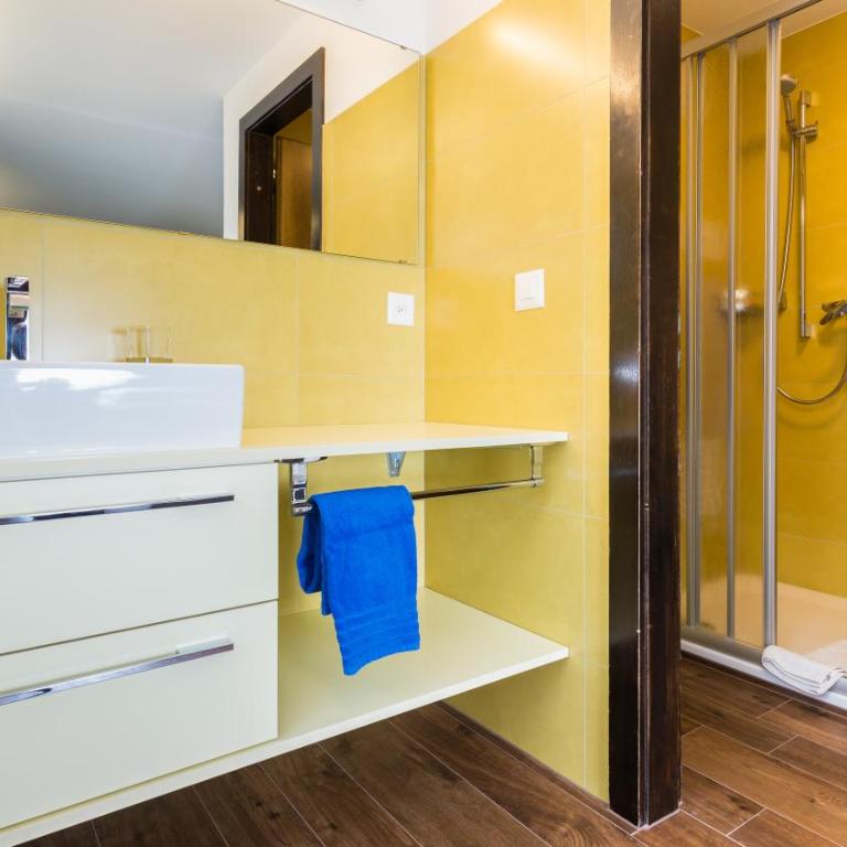 Haus Aristella - Apartment mit 5 Schlafzimmern und Balkon - 5