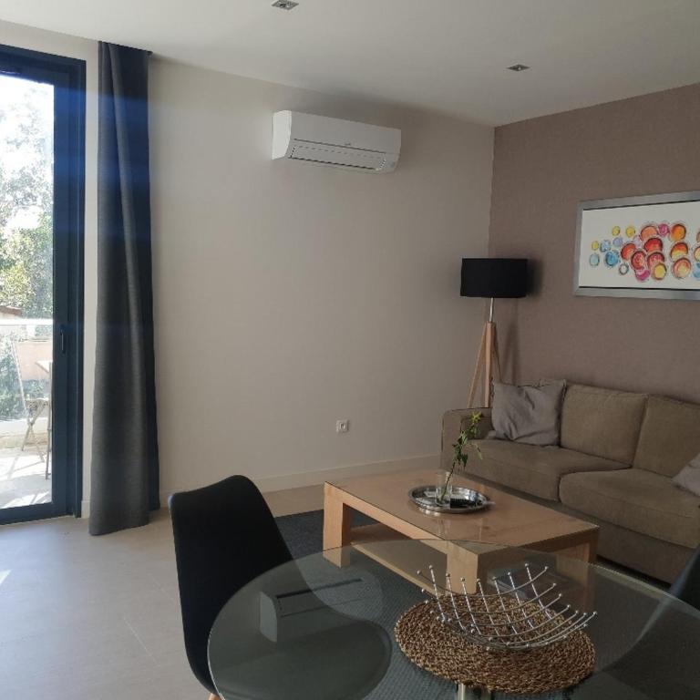 HPC Suites - Cassis Centre - Parking Securisé et Piscine Chauffée - Appartement 1 Chambre avec Terrasse - 5