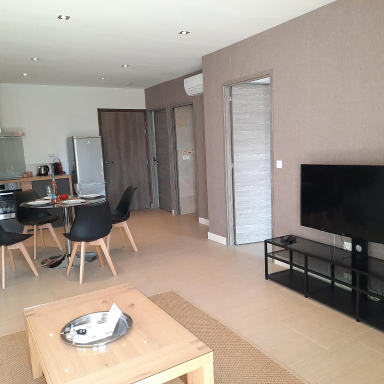 HPC Suites - Cassis Centre - Parking Securisé et Piscine Chauffée - Appartement 1 Chambre - Vue sur Mer - 7
