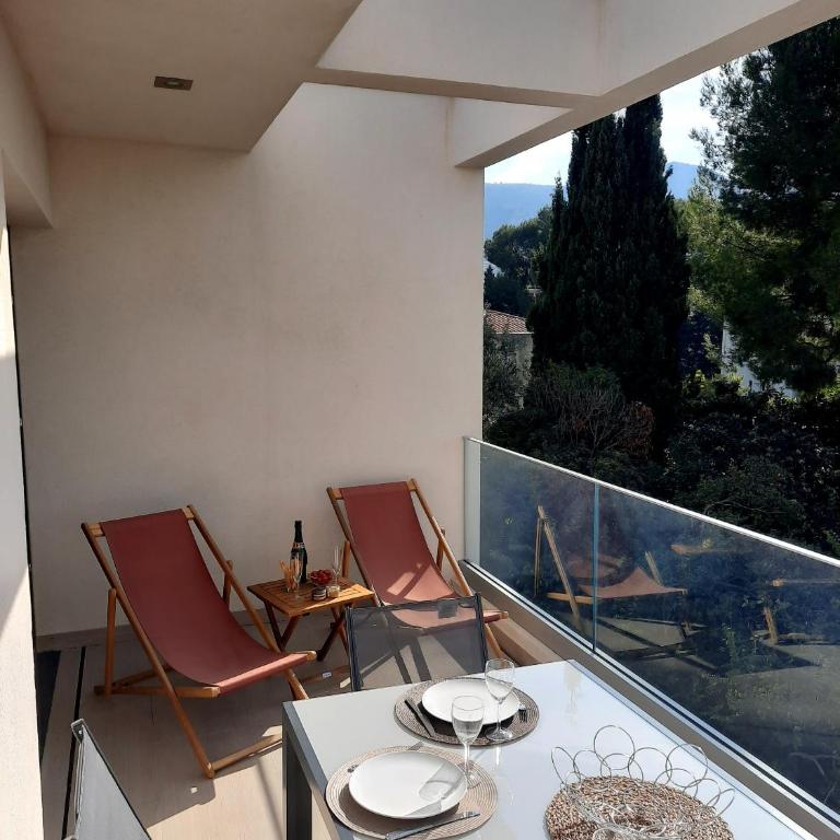 HPC Suites - Cassis Centre - Parking Securisé et Piscine Chauffée - Appartement 1 Chambre - Vue sur Mer - 17