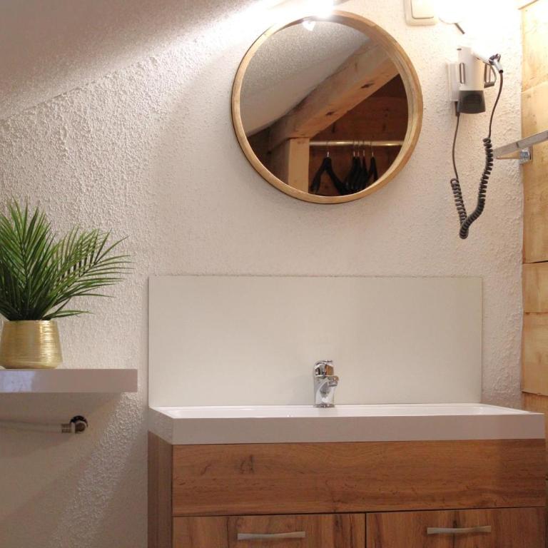 Landhaus Heidi Top 5 - Penthouse-Apartment - 9