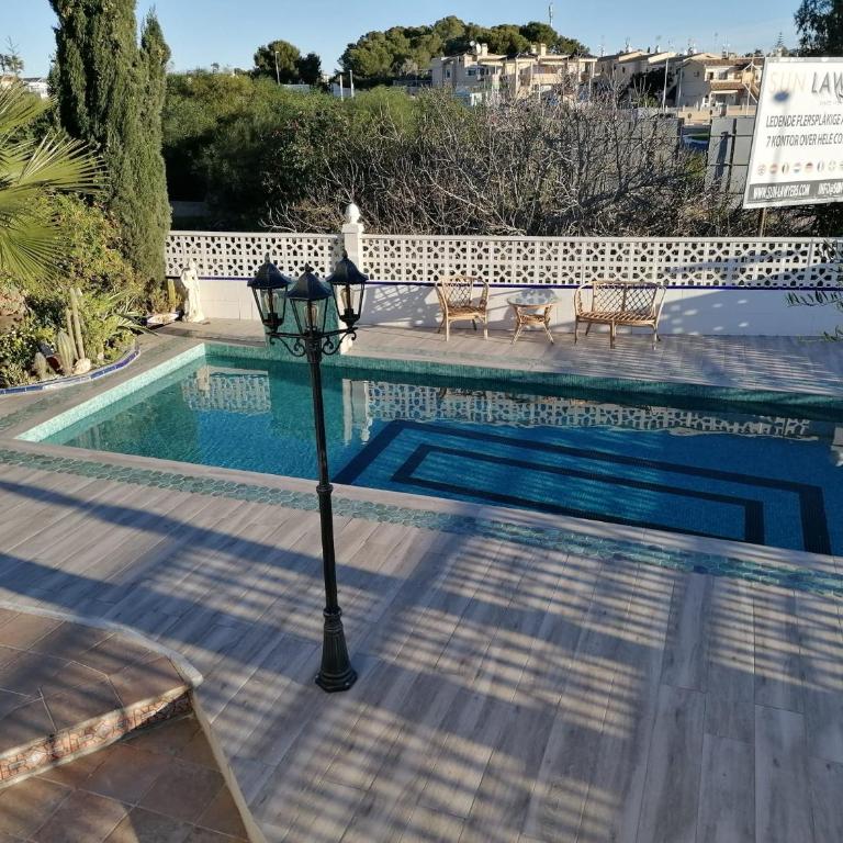 Spanish Villa with private pool - Three-Bedroom Villa - 7