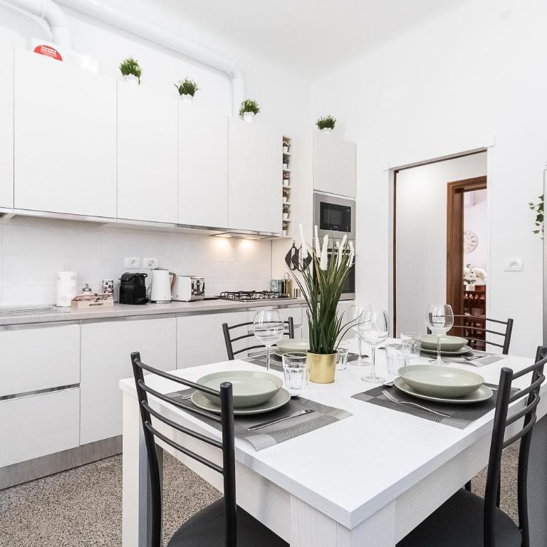 [200 Mt dal centro] La Piazzetta - Appartamento con 3 Camere da Letto - 2