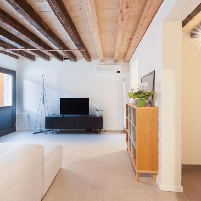 Ca' Ferrando, brand new apartment, experienced host! - Two-Bedroom Apartment - 35