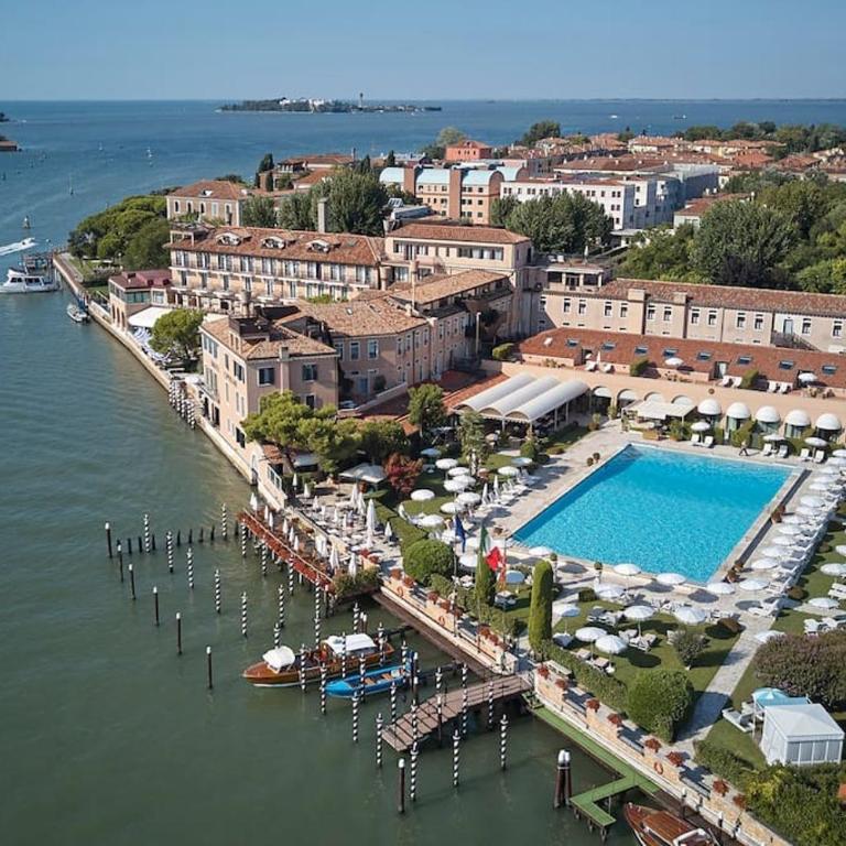 Ca' Ferrando, brand new apartment, experienced host! - Two-Bedroom Apartment - 40