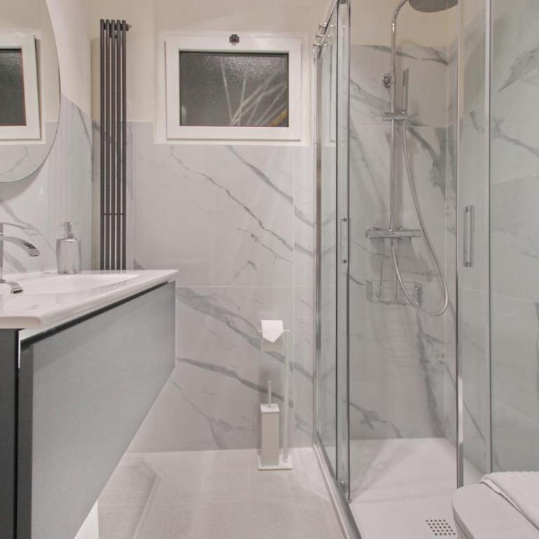 Dreaming Rome Suites - Camera Matrimoniale con Bagno Privato - 8