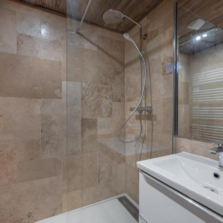 Appartement rénové ski aux pieds avec balcon à Val Thorens - FR-1-640-34 - Apartamento - 10