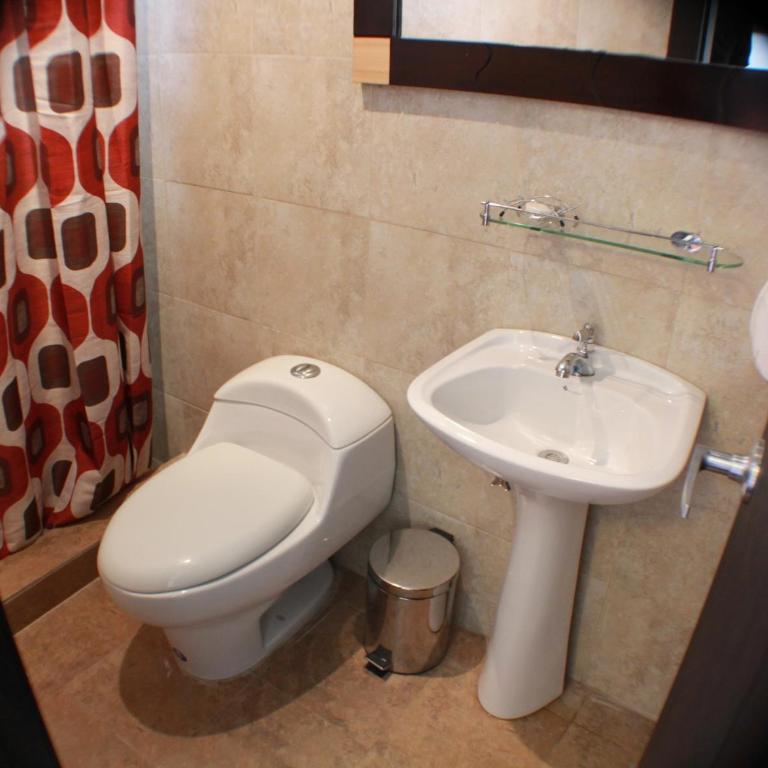 Hotel Las Mercedes Airport-Quito - Deluxe Single Room - 10