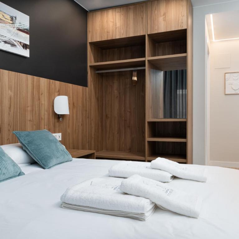Apartamentos Torre del Reloj - Apartamento de 2 dormitorios - 22