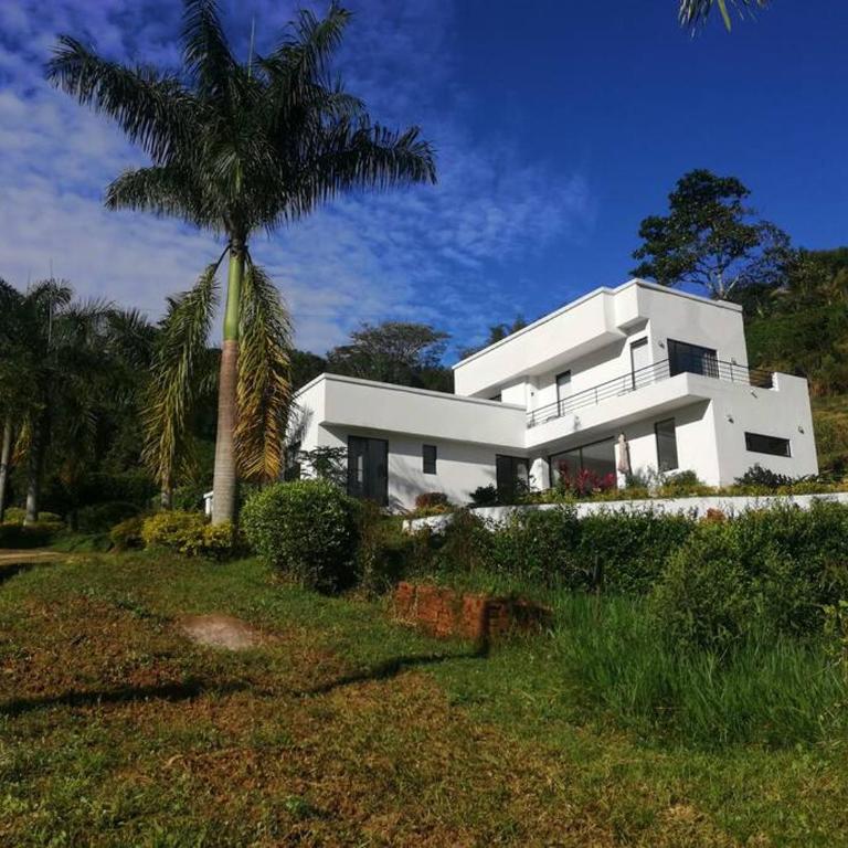 Acogedora Casa de campo en la Vega - Four-Bedroom House - 1