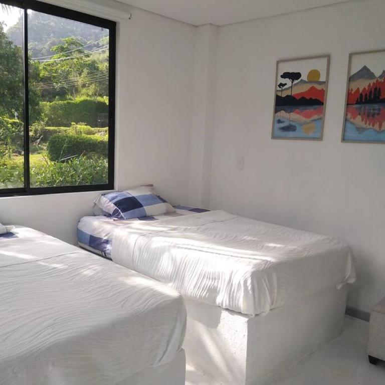 Acogedora Casa de campo en la Vega - Four-Bedroom House - 19