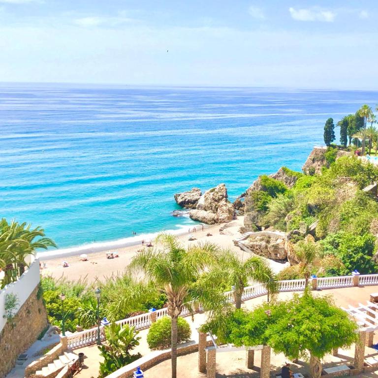 Modern apartment stunning sea views and pool - Apartamento de 2 dormitorios - 8