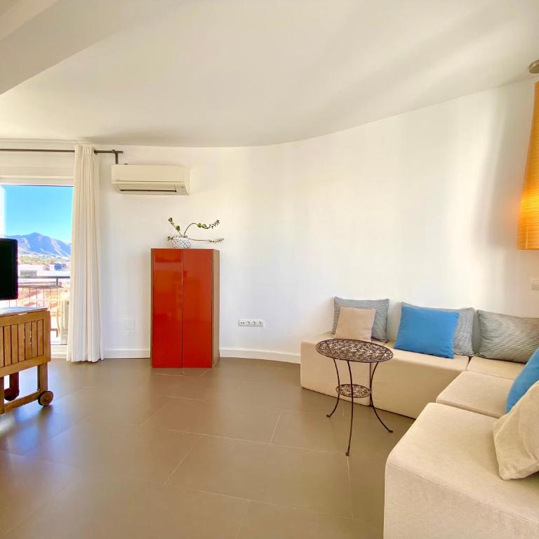 Modern apartment stunning sea views and pool - Apartamento de 2 dormitorios - 15