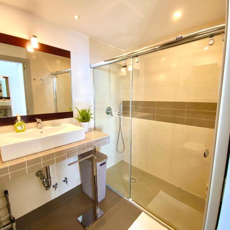 Modern apartment stunning sea views and pool - Apartamento de 2 dormitorios - 17