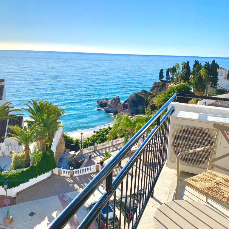 Modern apartment stunning sea views and pool - Apartamento de 2 dormitorios - 23