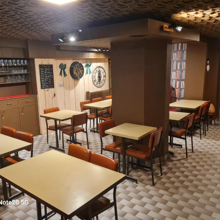 Hébergement Artense - Chambre Quadruple avec Salle de Bains Privative - 5