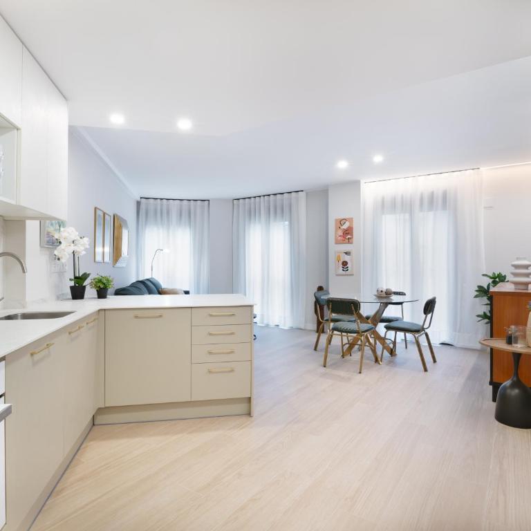 Apartamentos Torre del Reloj - Apartamento de 2 dormitorios - 14