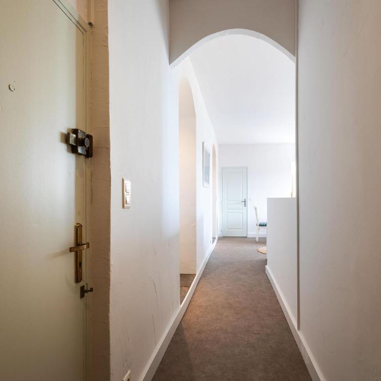 LE PROVENCE AP4389 By Riviera Holiday Homes - Appartement avec Balcon - 14