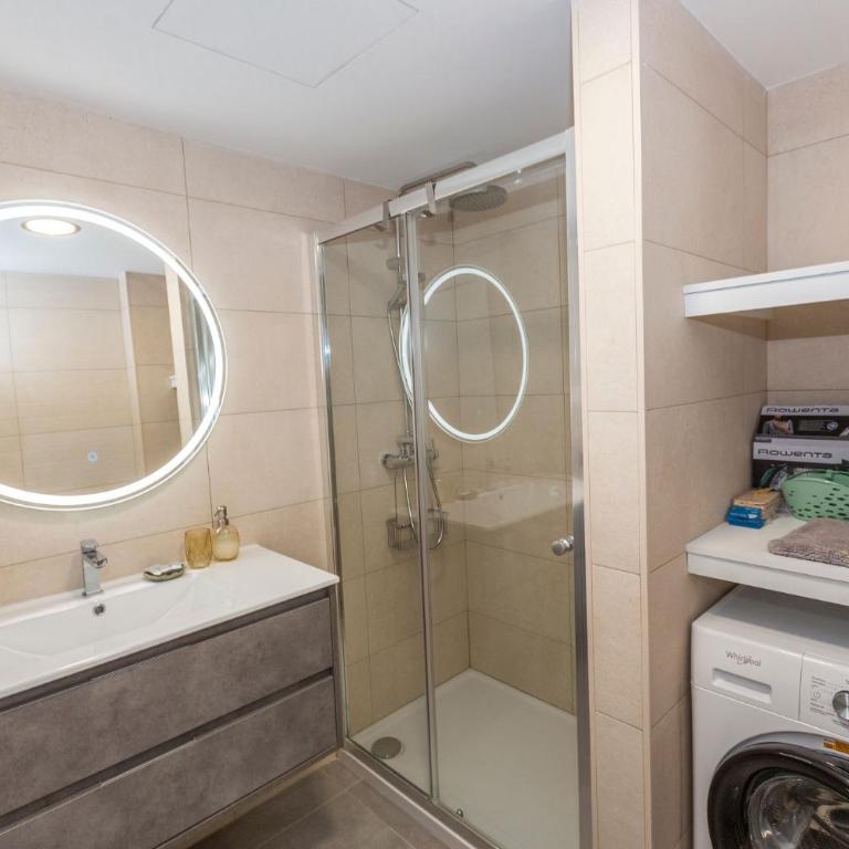 Sky Marina Luxury - Two-Bedroom Apartment - 46