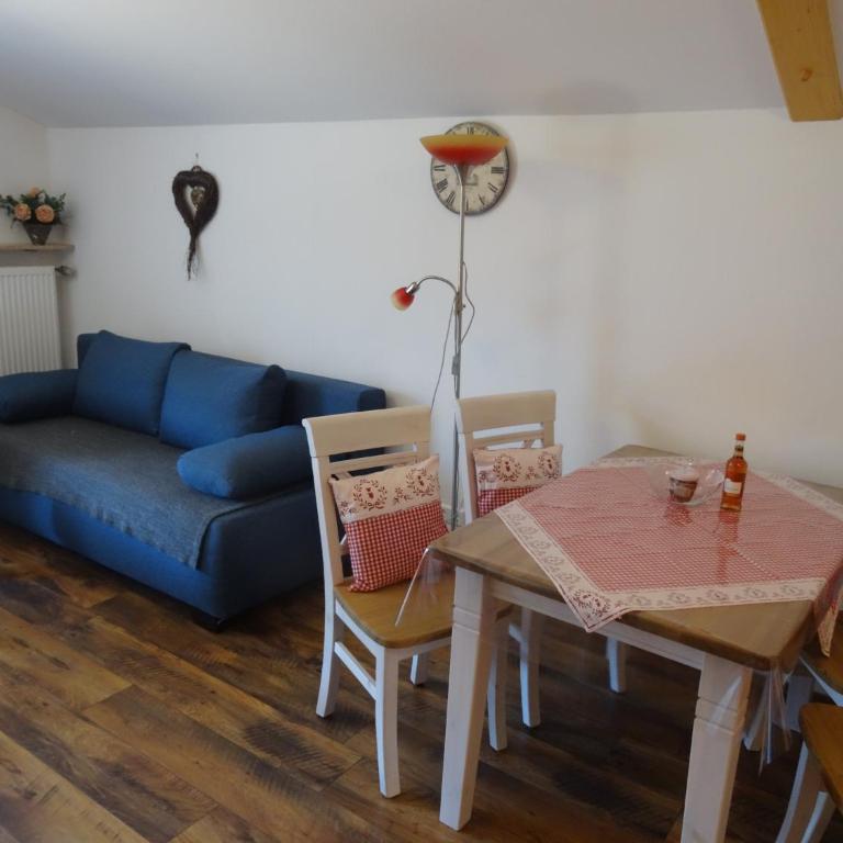 Gästehaus Erika - Chiemgau Karte - Apartment - 1