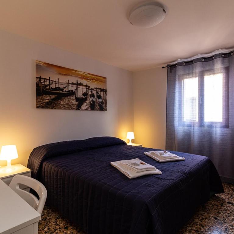 Veneziacentopercento Rooms - Camera Economy con Bagno in Comune - 26