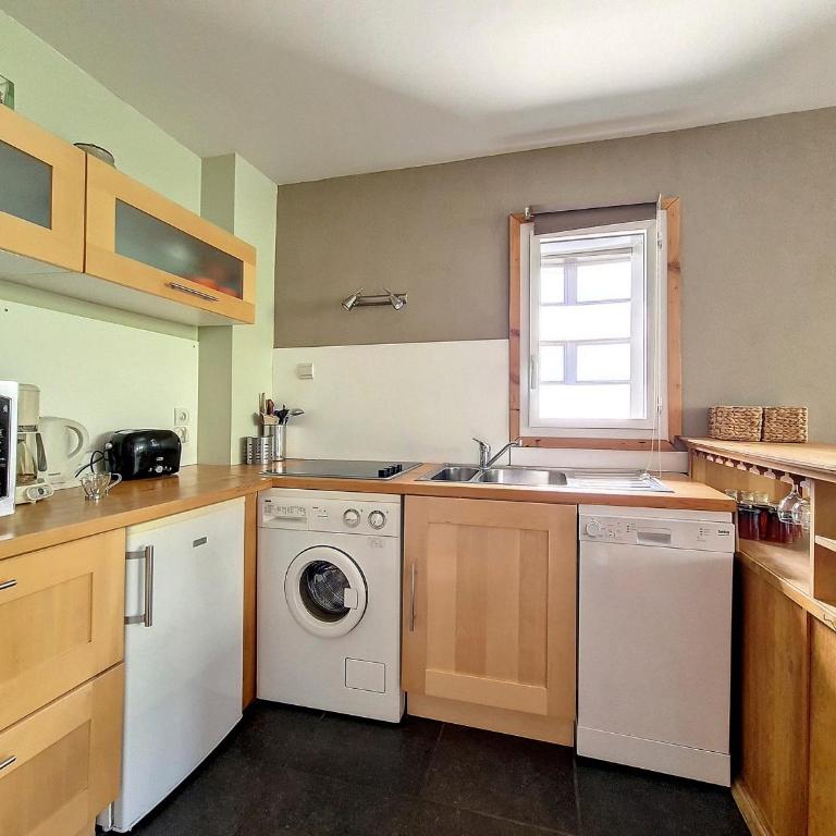 Appartement rénové 3 pièces pour 8 pers au centre, balcon - Appartamento con 2 Camere da Letto - 3