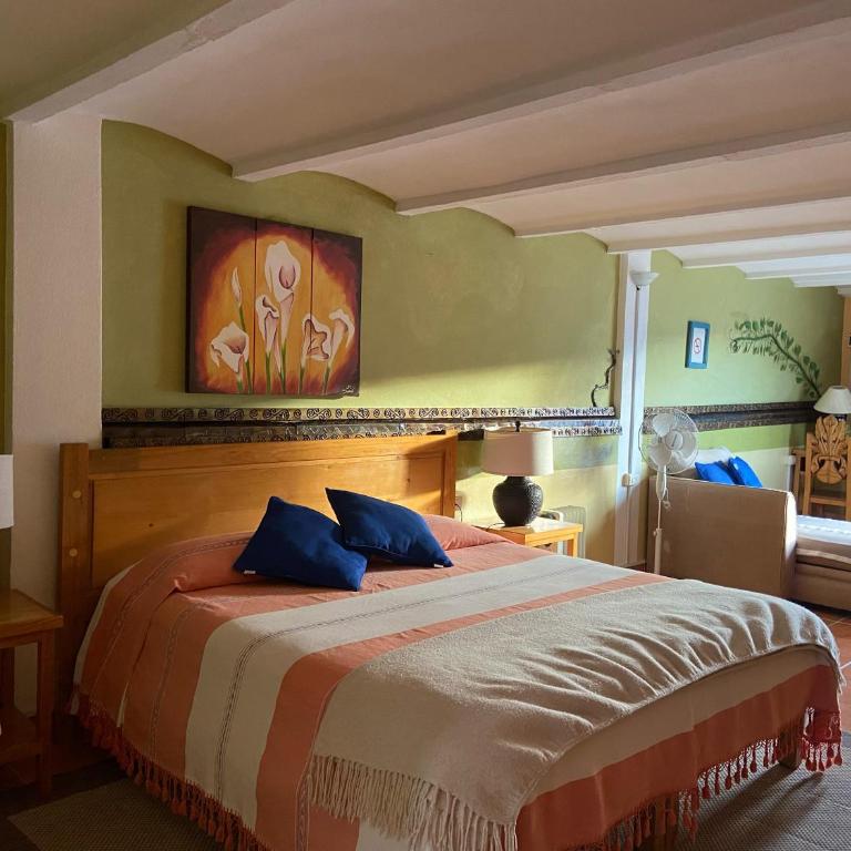 Casa Zuniga B&B - Deluxe Double Room with Balcony - 1