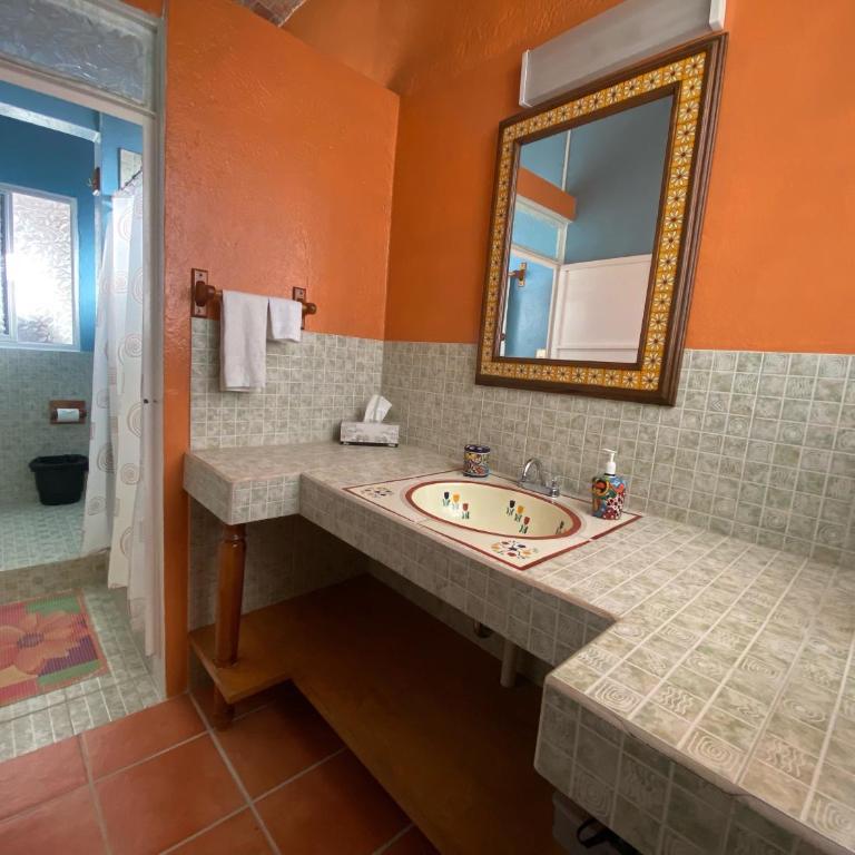 Casa Zuniga B&B - Standard King Room - 2