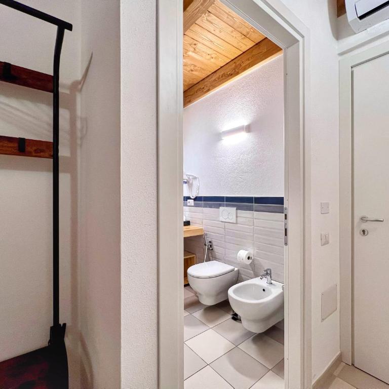 Al Duomo di Cagliari - Camera Matrimoniale con Bagno Privato - 6